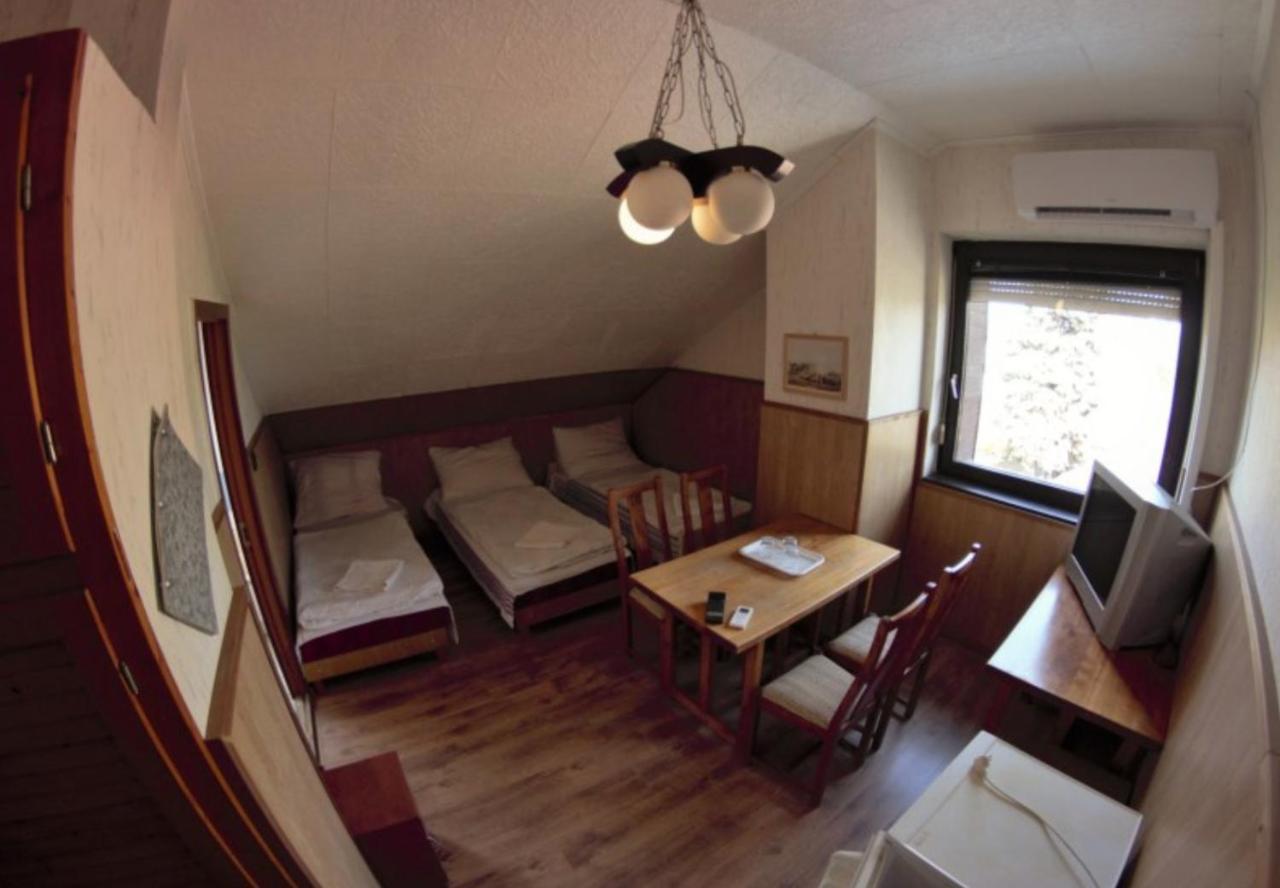 Mueller's 1 Apartment *